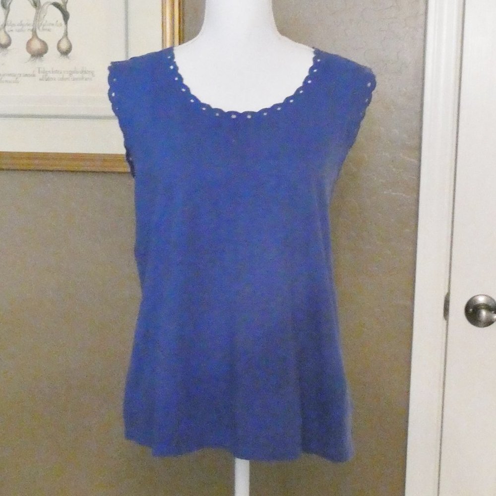Scooped Neck T-Shirt  As New